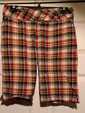 Majora-Woman's Agora Plaid Pull-On Shorts in Rust, Navy & Cream